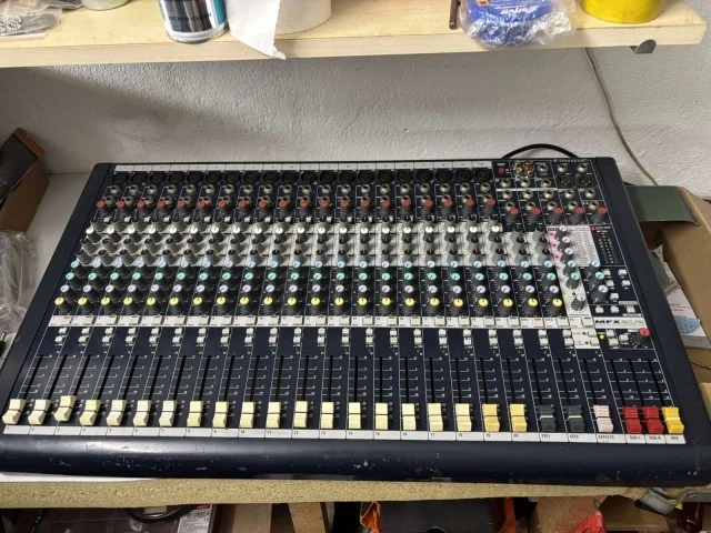 Soundcraft MFX20/2