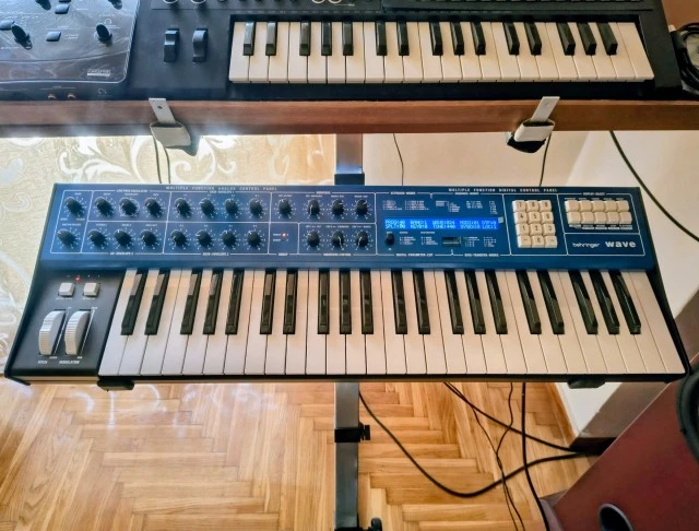 Behringer Wave synthesiser 