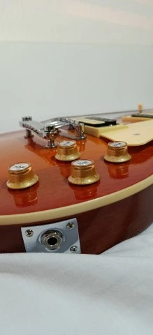 Ηλεκτρική Κιθάρα Stagg SEL-STD VSB με θήκη + ζώνη δώρο 