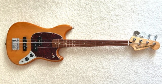 Fender Mustang Bass PJ PF AGN (Short Scale)