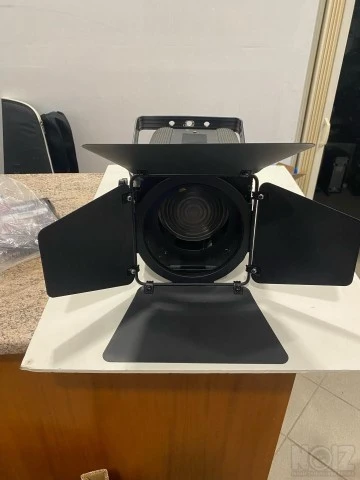 EUROLITE THEATRE SPOT 300/500 ANTIHALO