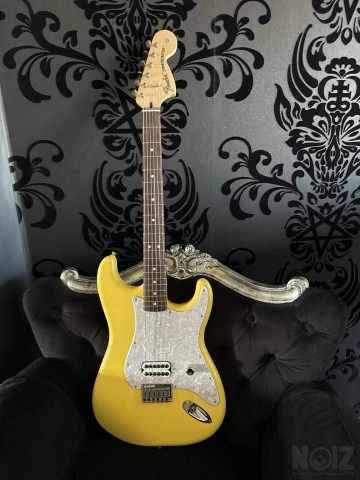 FENDER TOM DELONGE LIMITED STRATOCASTER