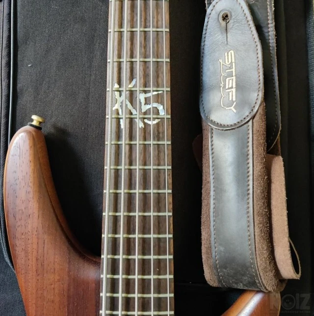 Ibanez K5 + σκληρή θήκη μεταφοράς