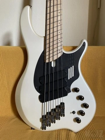 Dingwall NG3 5-string Ducati Pearl White