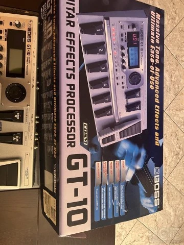 BOSS GT-10