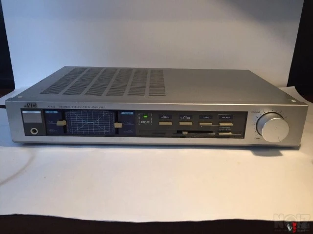 ΟΛΟΚΛΗΡΩΜΕΝΟΣ  ΕΝΙΣΧΥΤΗΣ  JVC  A- K11