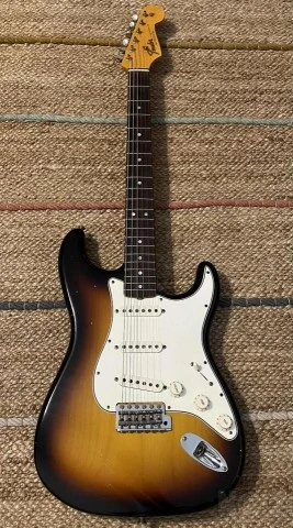 Fender Custom Shop '64 Stratocaster Jour