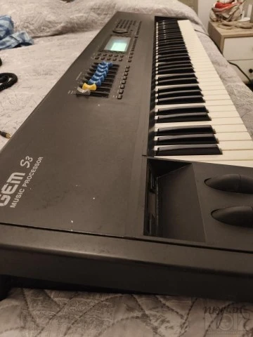 GeneralMusic GEM S3 με polyphonic aftert