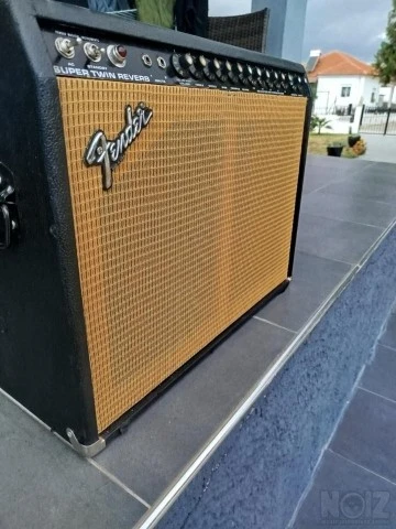 FENDER SUPER TWIN REVERB 180WATT