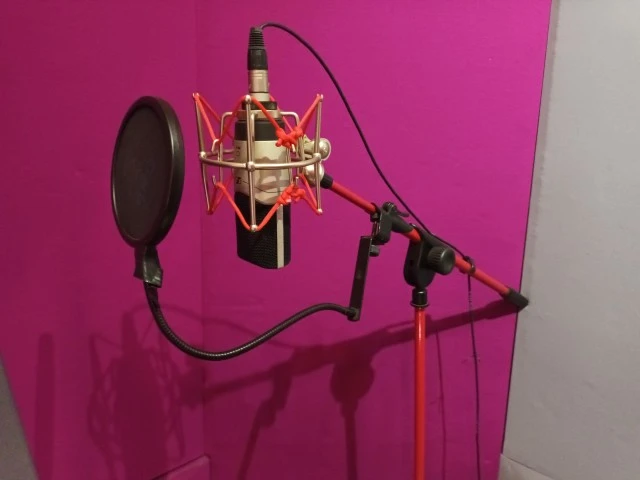 Πωλειται studio η ο εξοπλισμος λογω συνταξης!