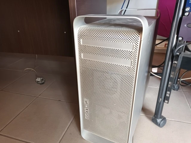 Πωλειται studio η ο εξοπλισμος λογω συνταξης!