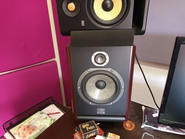 Πωλειται studio η ο εξοπλισμος λογω συνταξης!