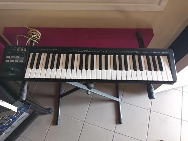 Πωλειται studio η ο εξοπλισμος λογω συνταξης!