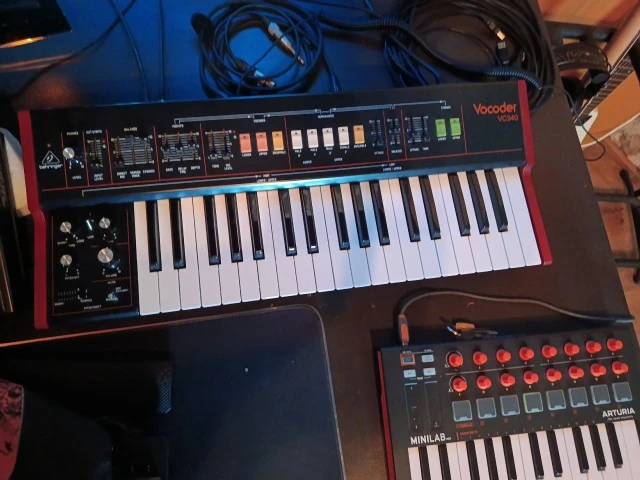Behringer. Vocoder