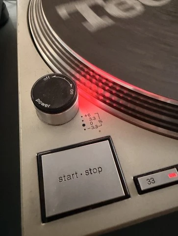 Technics SL-1200 MK2