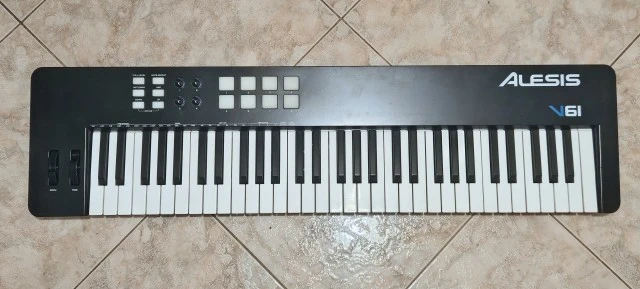Alesis V61 MKII