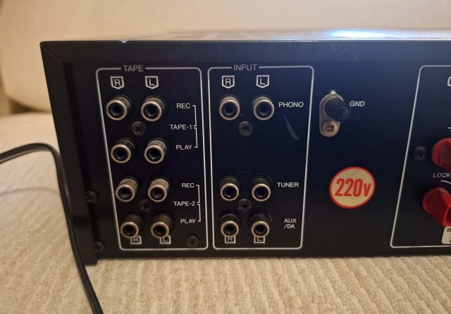 Sansui AU-D33