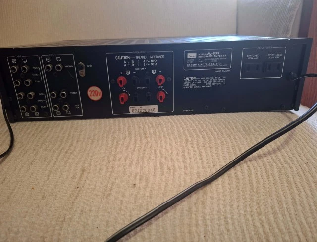 Sansui AU-D33