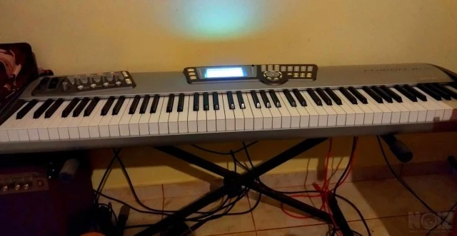 WORKSTATION / SYNTHESIZER ALESIS FUSION 