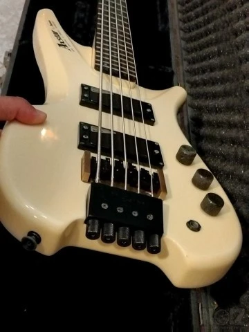 Ibanez Axstar