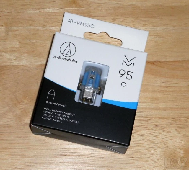 ΠΙΚΑΠ  SANYO  PLUS  Q - 40 + AUDIO TECHN