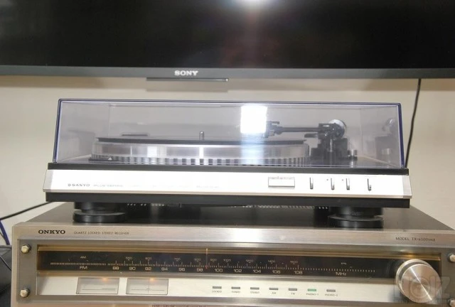 ΠΙΚΑΠ  SANYO  PLUS  Q - 40 + AUDIO TECHN