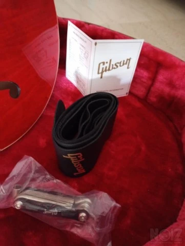 Gibson ES-335 Dot 60s Cherry