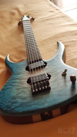 39 CUSTOM GUITAR - MULTISCALE 6 STRING