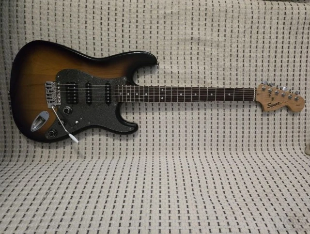 ΗΛΕΚΤΡΙΚΗ ΚΙΘΑΡΑ FENDER SQUIER