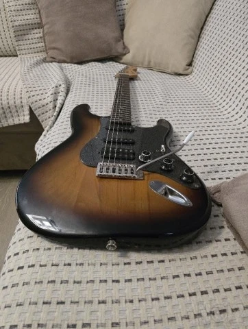 ΗΛΕΚΤΡΙΚΗ ΚΙΘΑΡΑ FENDER SQUIER