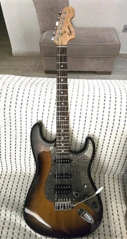 ΗΛΕΚΤΡΙΚΗ ΚΙΘΑΡΑ FENDER SQUIER