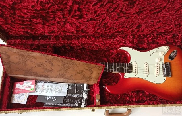 Fender American Deluxe Ash Stratocaster