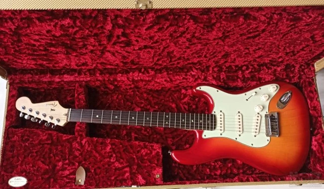 Fender American Deluxe Ash Stratocaster