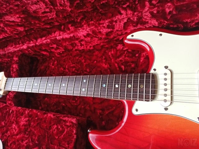 Fender American Deluxe Ash Stratocaster