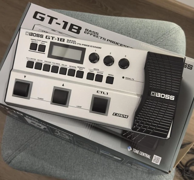 Πωλείται Boss GT-1B + Θήκη Boss