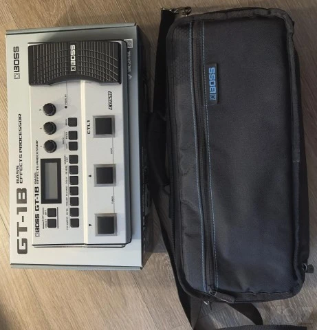 Πωλείται Boss GT-1B + Θήκη Boss