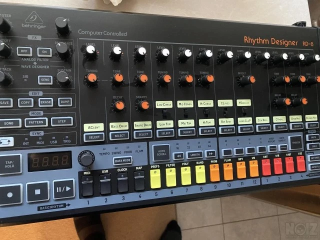 BEHRINGER RD8