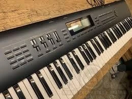 ROLAND    D70