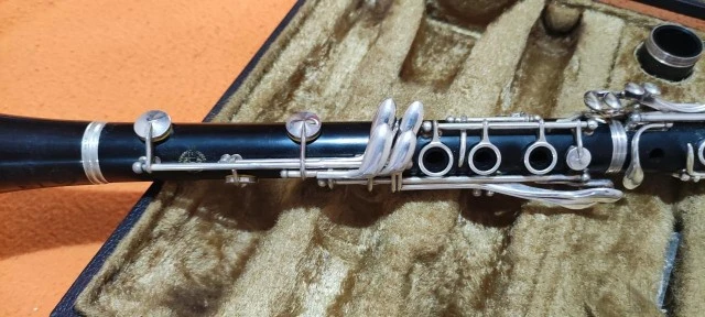 Πωλείται κλαρινέτο Selmer Series 10S A k