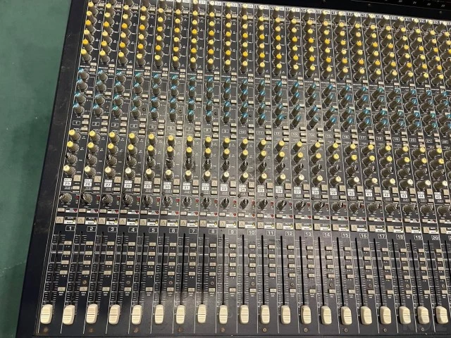 Behringer MX9000