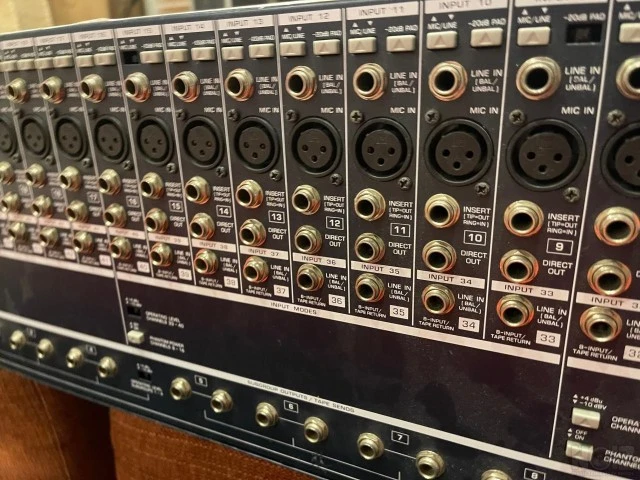 Behringer MX9000