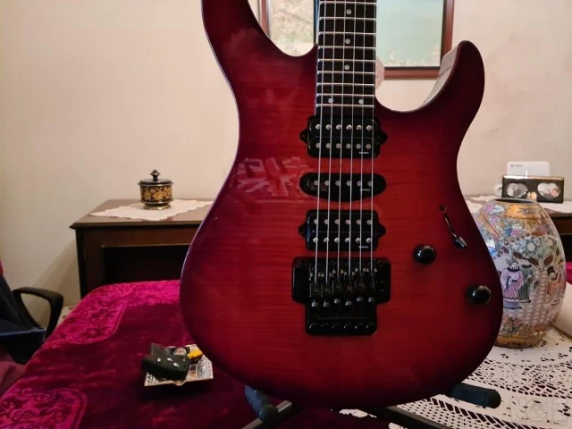 ΠΩΛΕΙΤΑΙ ΚΙΘΑΡΑ YAMAHA PACIFICA 821 D