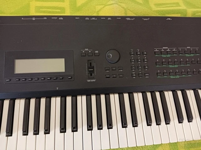 ΣΥΝΘΕΣΑΙΖΕΡ YAMAHA SY77