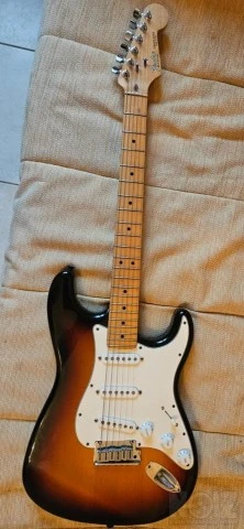 Fender stratocaster 1984