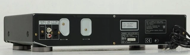 CD  PLAYER  SONY   CDP - XE 520