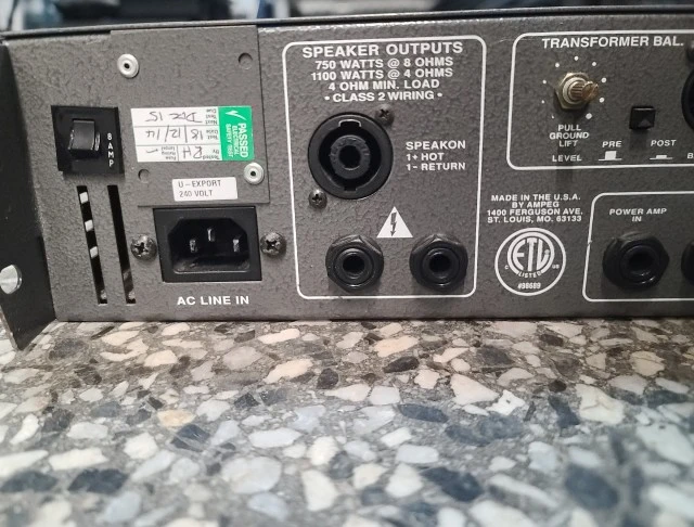 Ampeg SVT 6 Pro USA Hybrid - 1100w