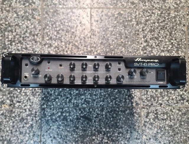 Ampeg SVT 6 Pro USA Hybrid - 1100w