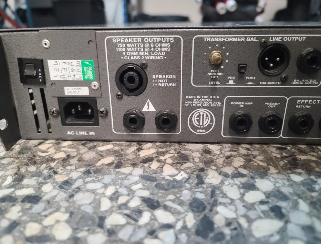 Ampeg SVT 6 Pro USA Hybrid - 1100w