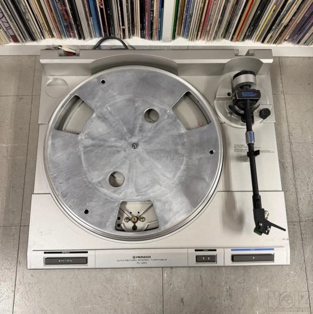 ΠΙΚΑΠ  PIONEER   PL - 340 + STANTON  500
