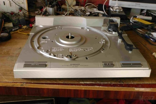 ΠΙΚΑΠ  PIONEER   PL - 340 + STANTON  500